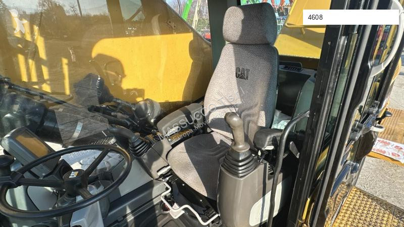 Escavatore Caterpillar D 4X4