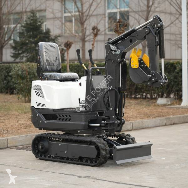 Lopatový nakládač CLC Mini Pelle T 700