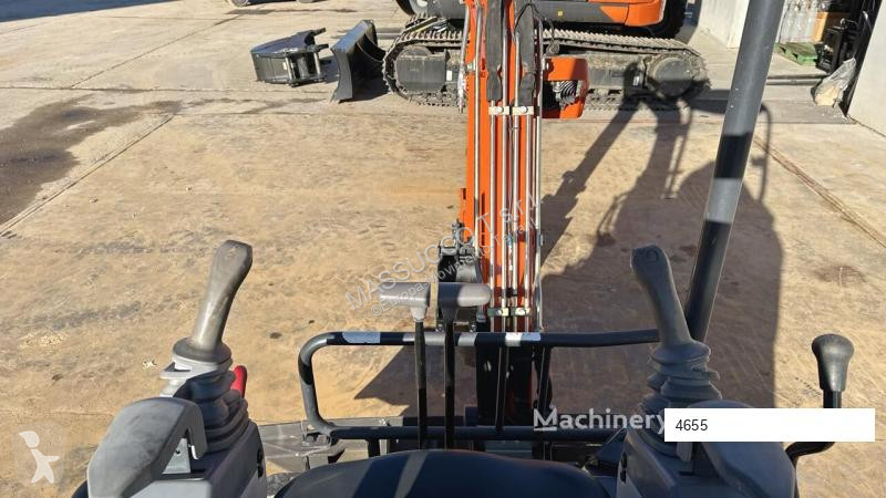 Escavatore Hitachi ZX19U 5A YLR