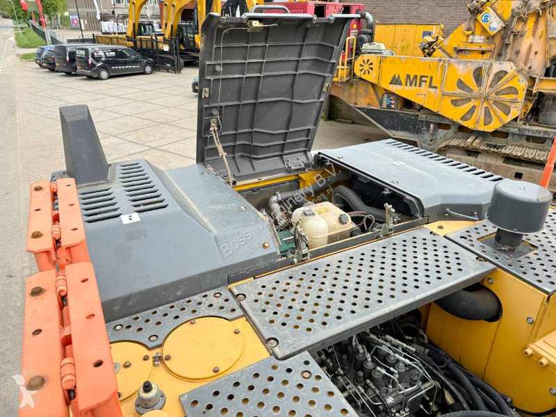Graafmachine Volvo EC250EL - Hamer Lines /...