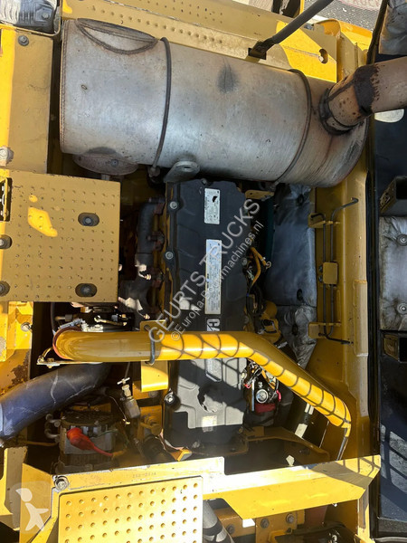 Excavator Caterpillar L CRAWLER EXCAVATOR