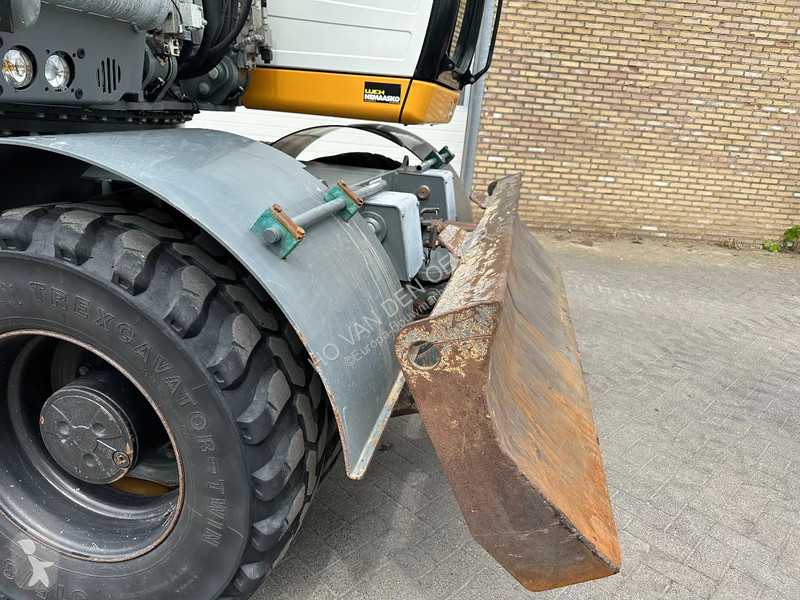 Excavator Liebherr A