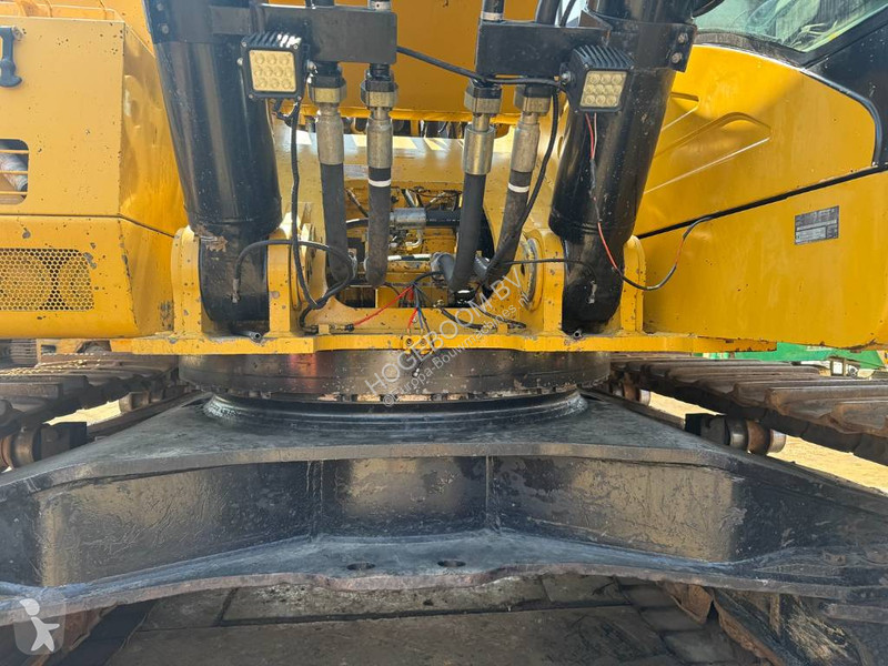 Escavatore Caterpillar L