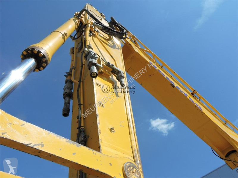 جرافة Komatsu PC228