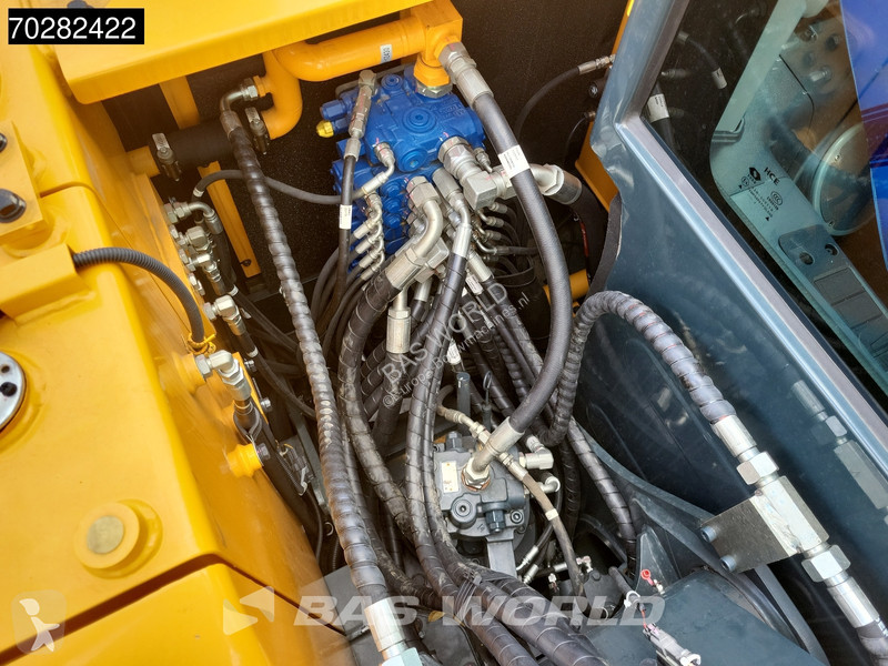 Excavator Hyundai HX80 N A/C - NEW UNUSED