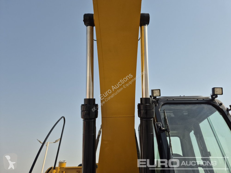 Excavator Caterpillar 3