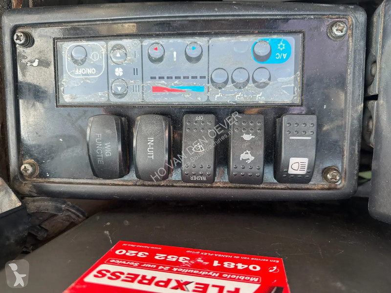 Escavadora Hitachi CLR