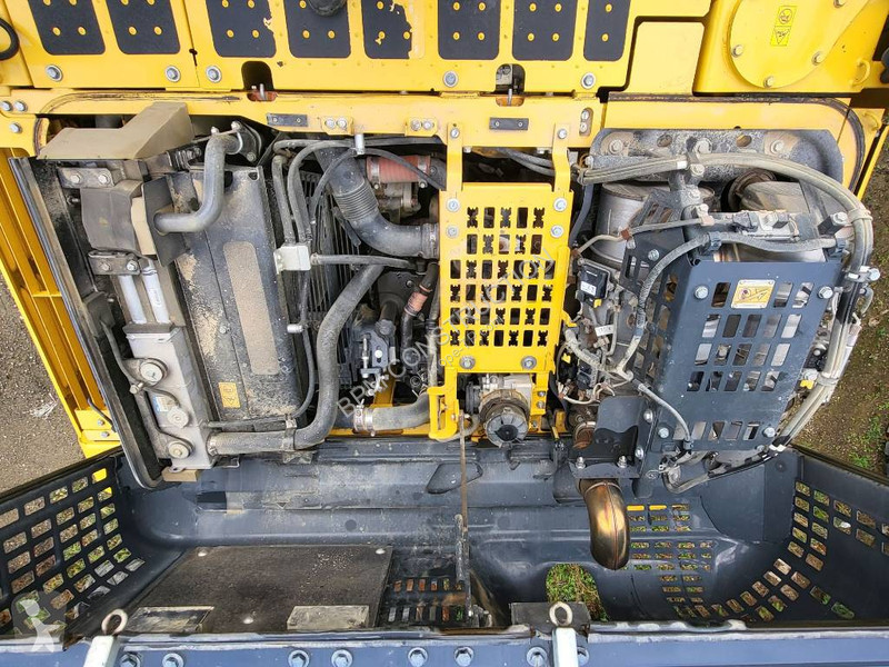 Escavatore Komatsu -11