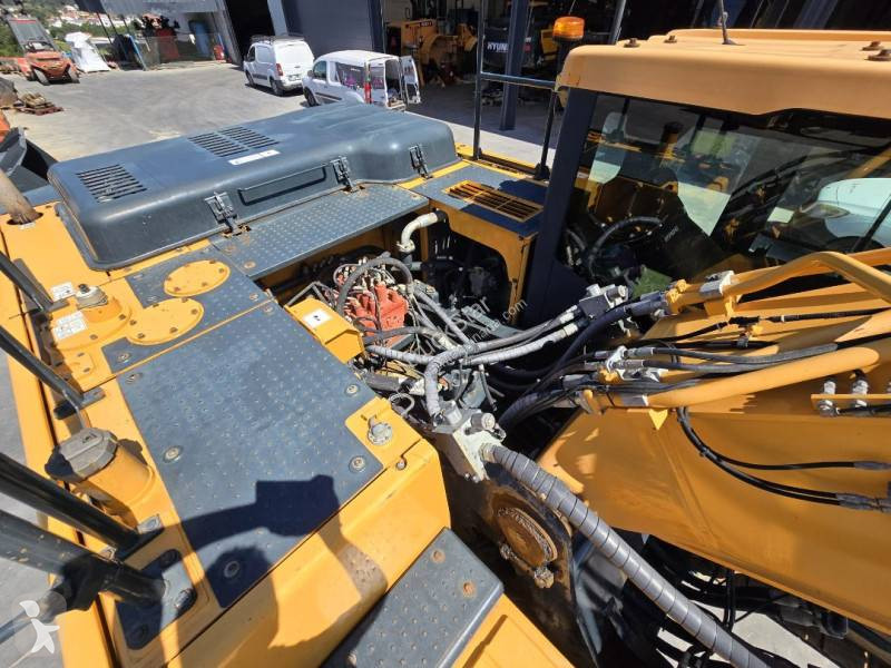 Escavatore Hyundai HX 330 NL