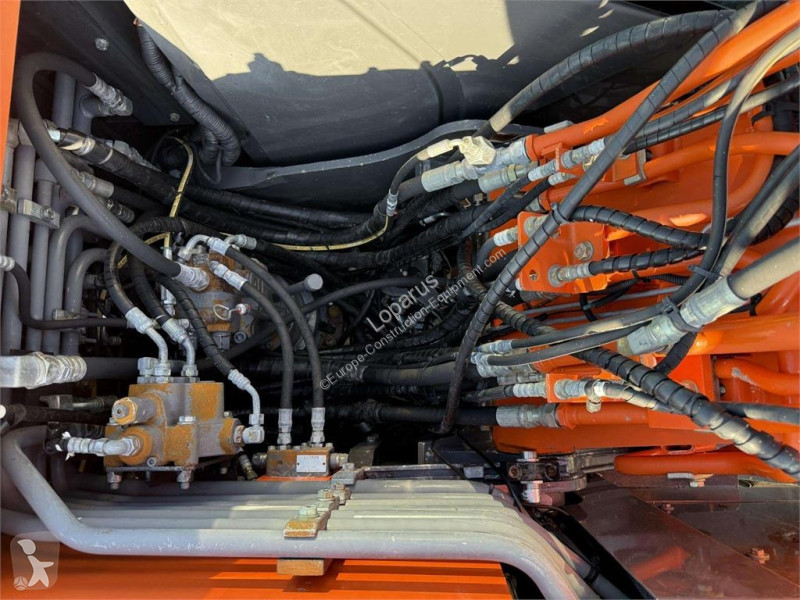 Escavadora Hitachi 140 W