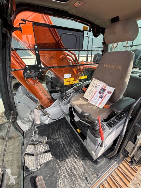 Excavadora Hitachi ZX 210 LC-6 -