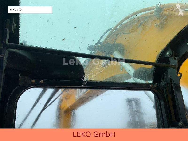 Escavatore JCB