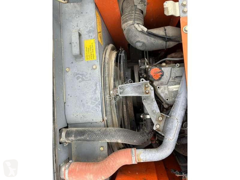 Escavadora Hitachi ZX225USLC-3