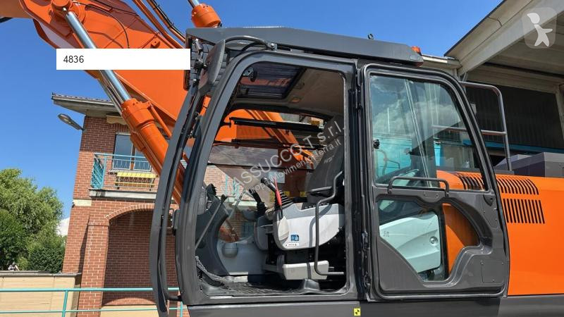 Excavadora Hitachi T-6