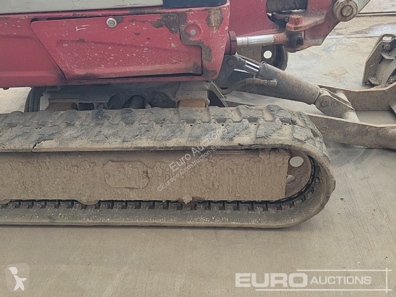 جرافة Takeuchi TB216