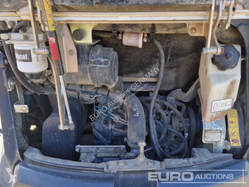 Escavadora Bobcat E27Z