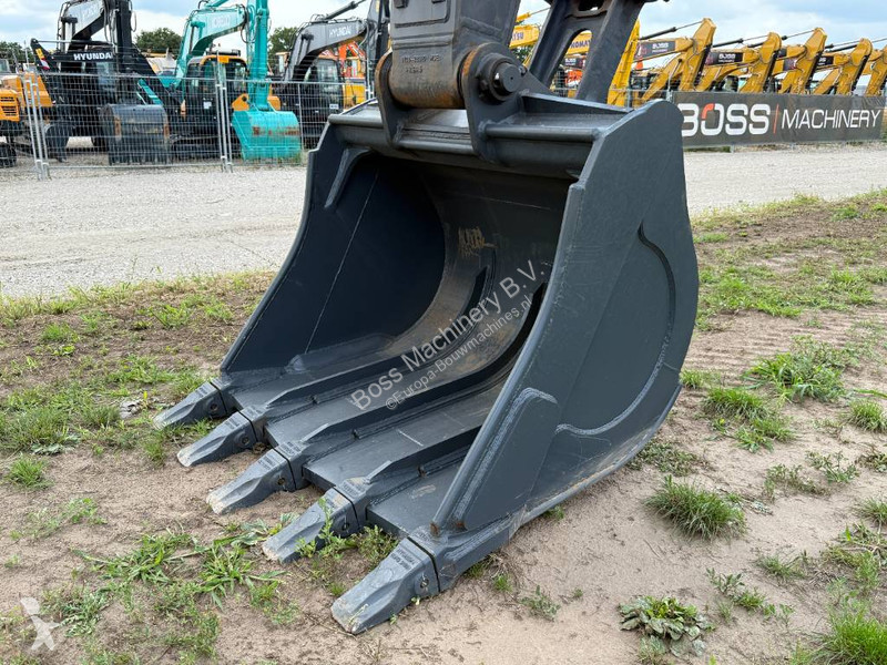 جرافة Hyundai HX360L - New / Unused / Hammer Lines