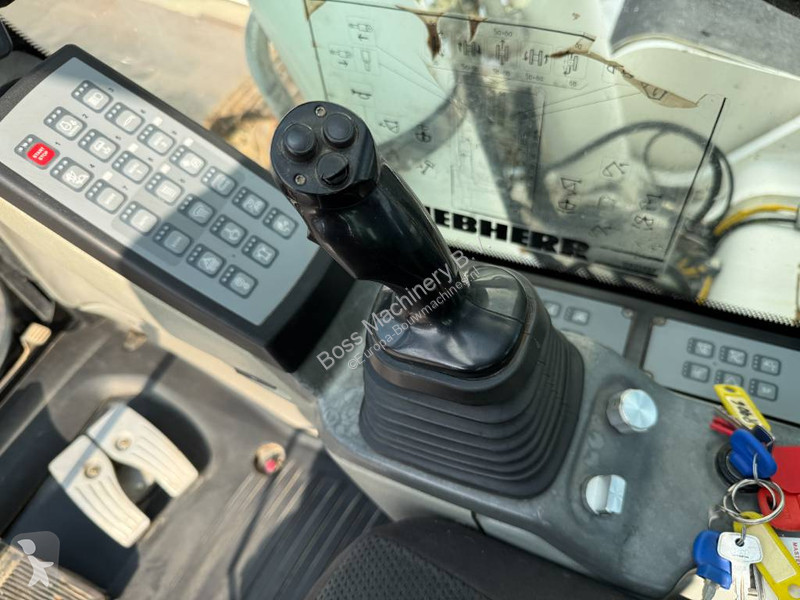 جرافة Liebherr R906LC - Weight System / Triple...