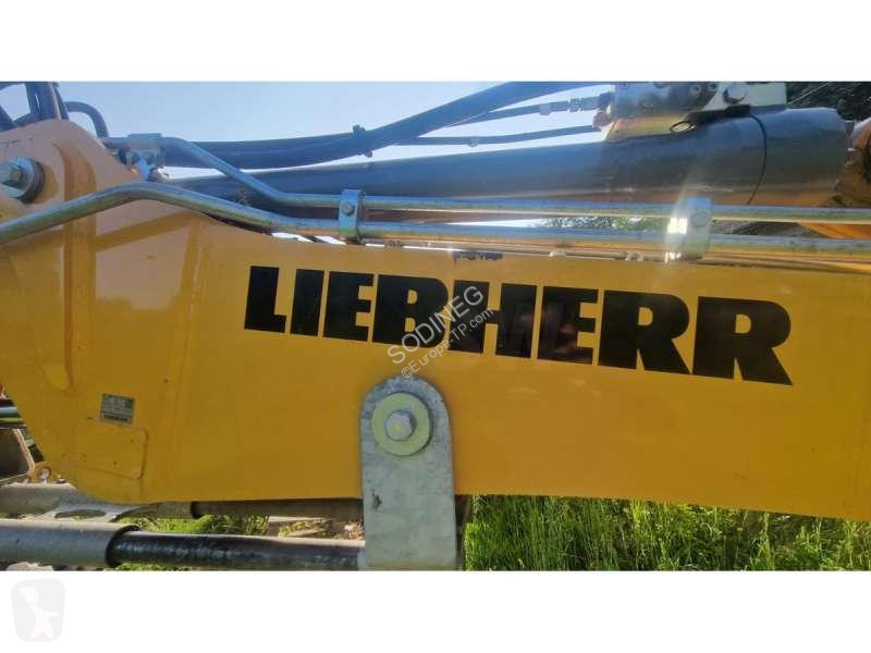 Lopatový nakládač Liebherr A COMPACT