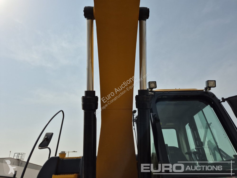 Excavator Caterpillar 3