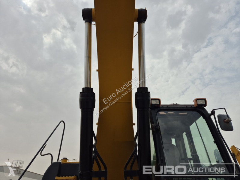Escavatore Caterpillar 2