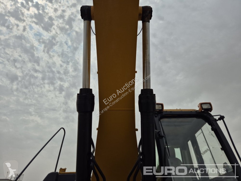 Escavatore Caterpillar 2