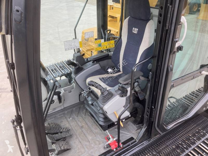 Lopatový nakládač Caterpillar 352F MH