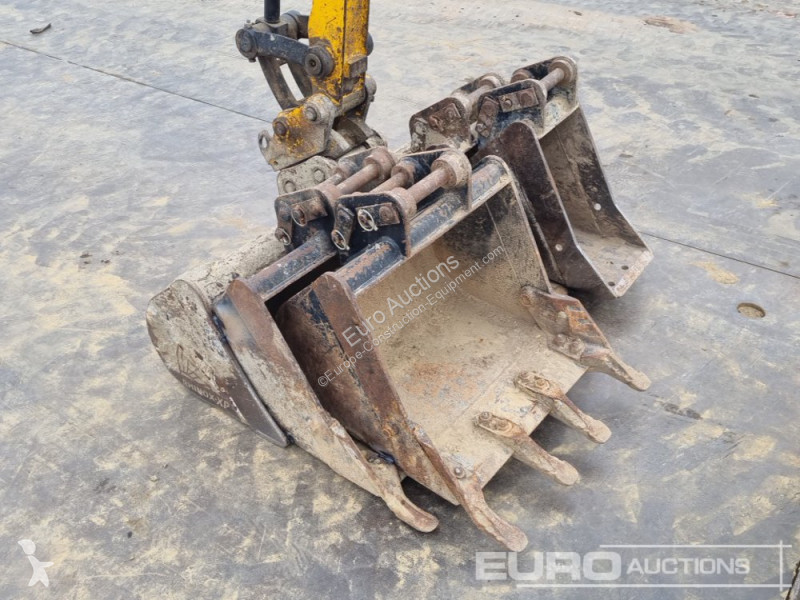 جرافة JCB 8026 CTS
