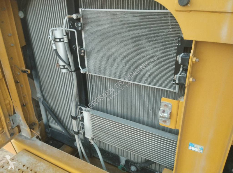 Lopatový nakládač Caterpillar 395 (Saudi Arabia)