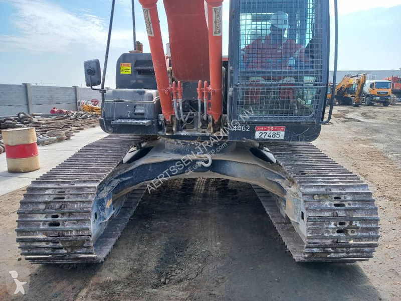 Graafmachine Hitachi ZX220LC (Abu Dhabi)