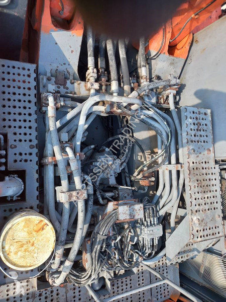 Escavadora Hitachi Longreach 28m (Abu Dhabi)