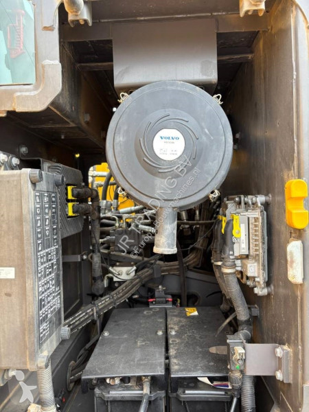Graafmachine Volvo EC 220 EL (new undercarriage)