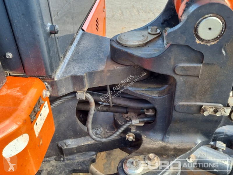 Lopatový nakládač Kubota KX037-4