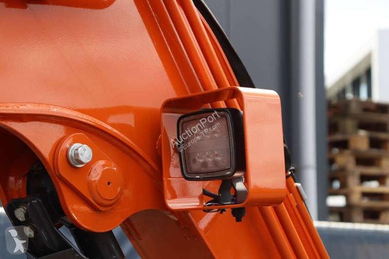 Escavadora Hitachi ZX38U-6 CLR