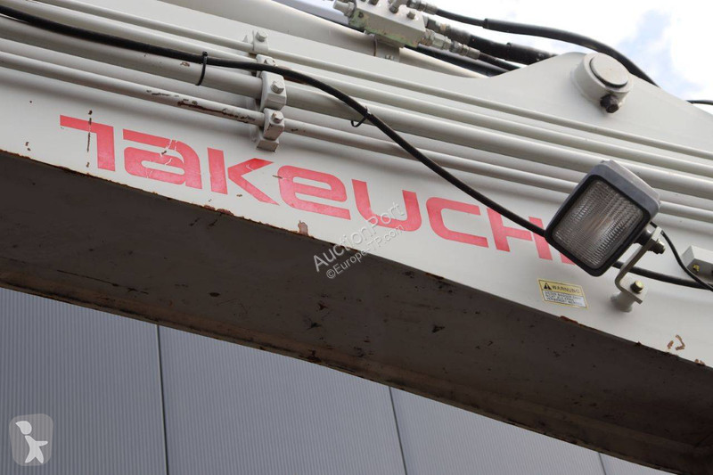 جرافة Takeuchi