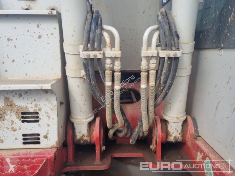 جرافة Takeuchi TB2150R