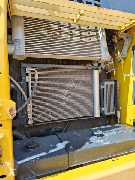 Escavadora Komatsu