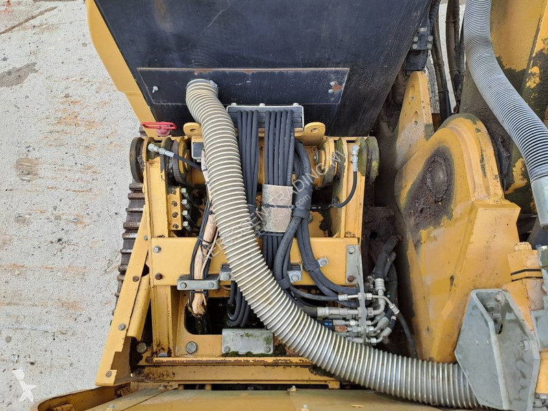 Excavadora Caterpillar UHD