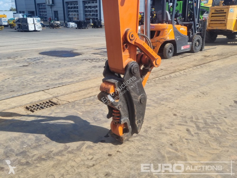 Excavadora Hitachi -7