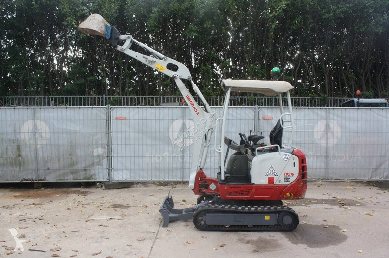 Graafmachine Takeuchi TB216
