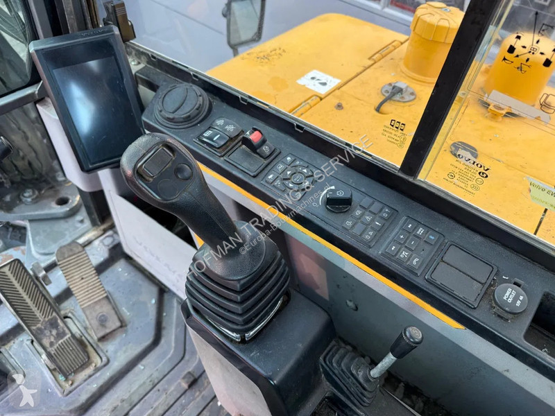Escavadora Volvo EW60E