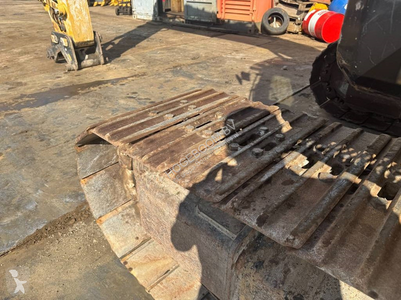Escavadora Caterpillar