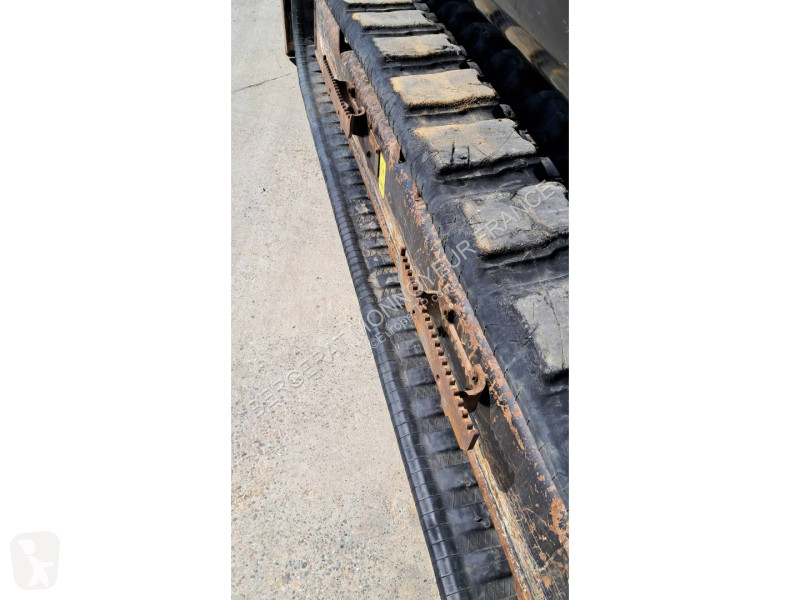 جرافة Yanmar SV120