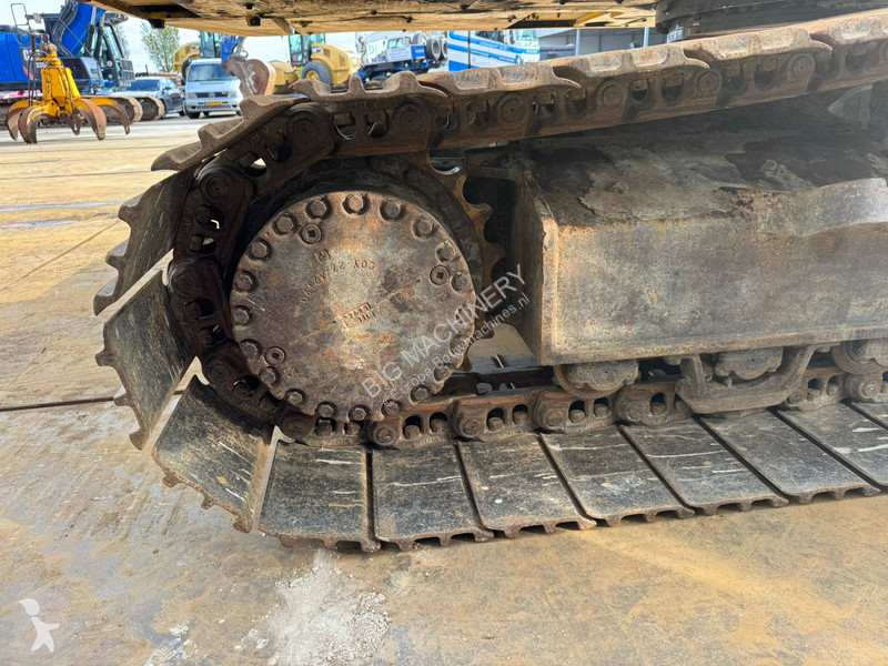 جرافة Komatsu