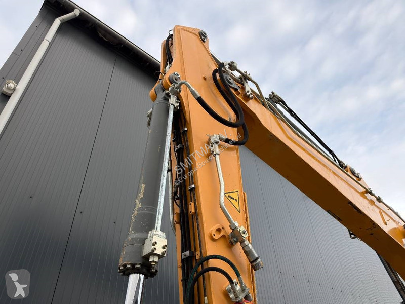 جرافة Liebherr R922 SLC