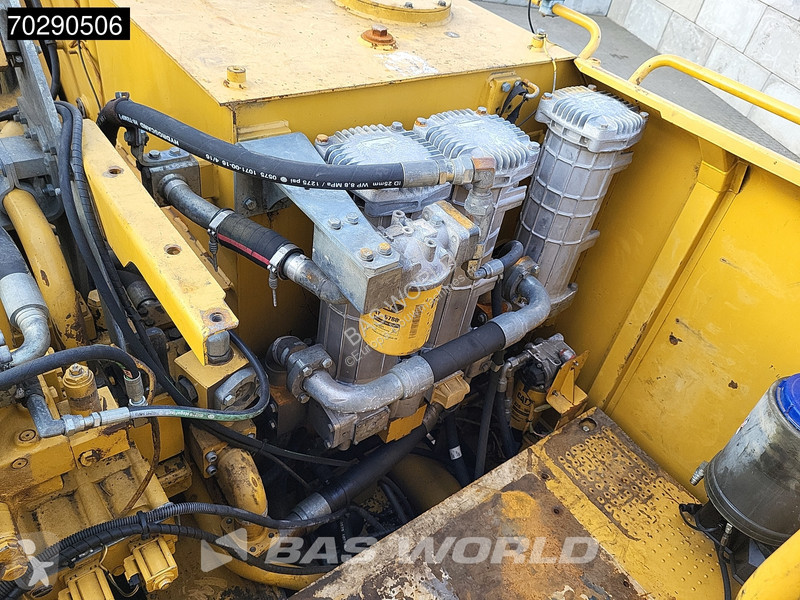 Rýpadlo Caterpillar 390 D L