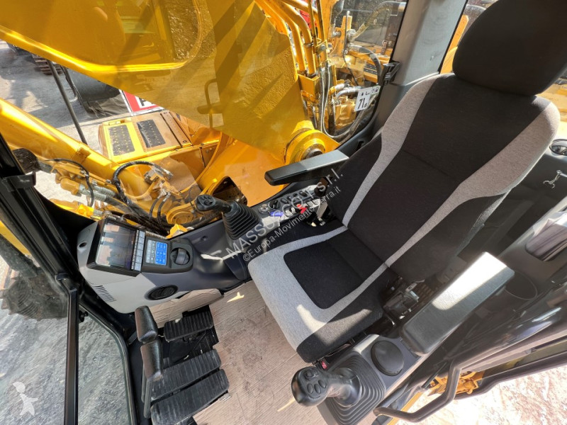 Rýpadlo Komatsu PC490LC -11