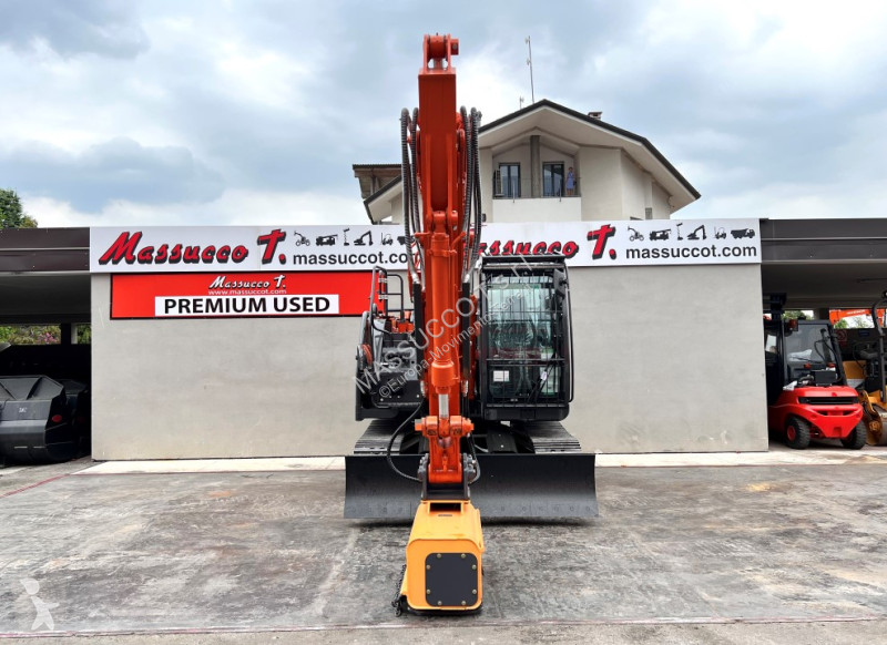 Rýpadlo Hitachi 7