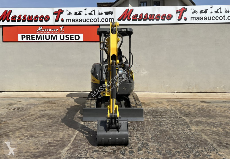 Escavatore New Holland E29B
