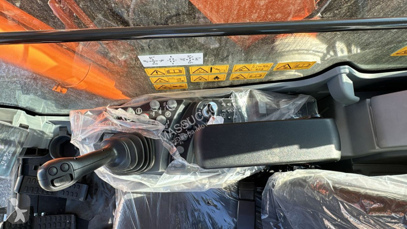 Экскаватор Hitachi 7